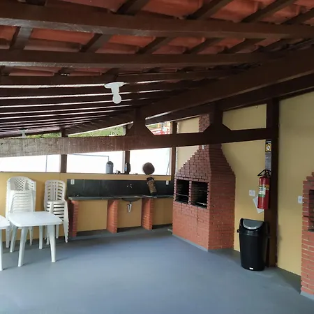 Condominio Encantador com Piscina-2